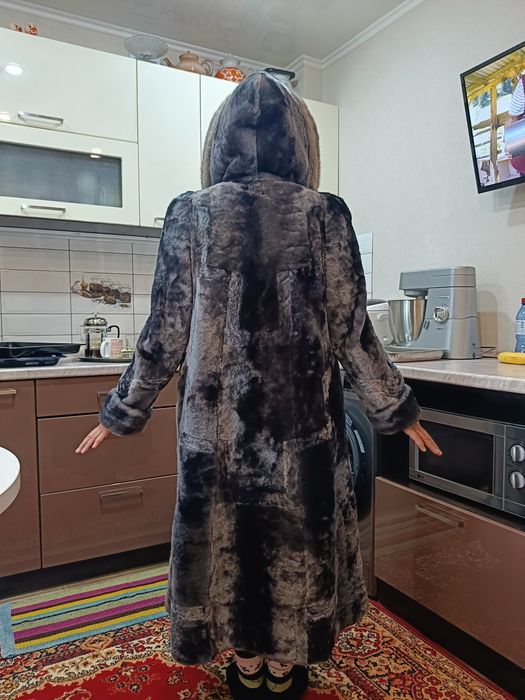 Шуба мутоновая б/у