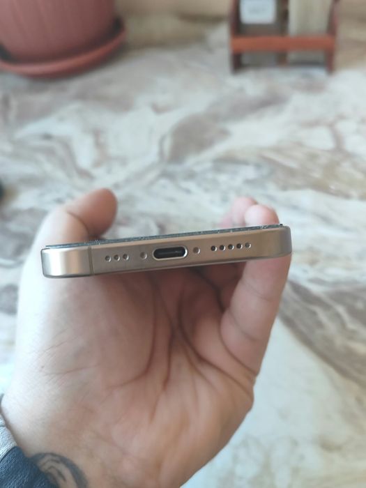 Iphone 16 pro Перфектен