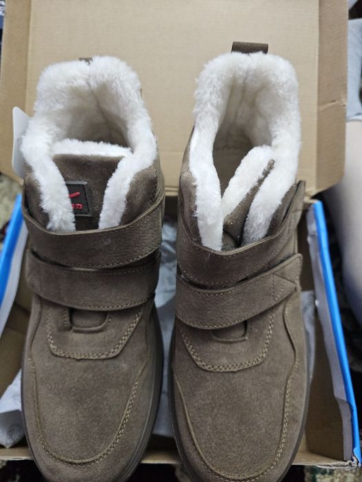 Продам ботинки женские warrior