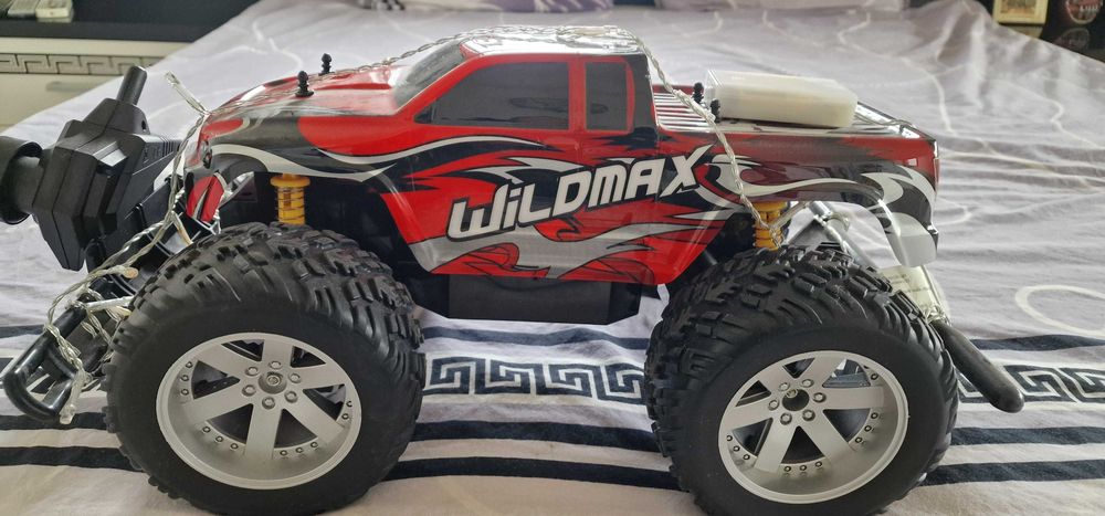 Автомобил с висока проходимост Wildmax с дистанционно управление