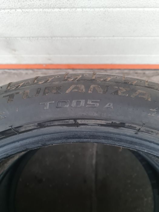 Летни гуми 2 броя BRIDGESTONE Turanza T005A 225 45 R19 дот 0220