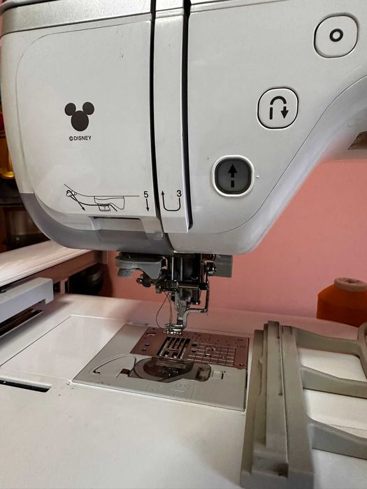 Masina de brodat Brother Stellaire Innov-is xj1