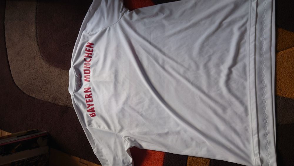 Bayern Munich Size L T shirt