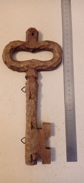 Продам ключ дерево