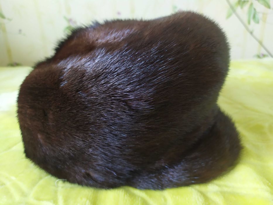 Продам женскую норковую шапку р 55