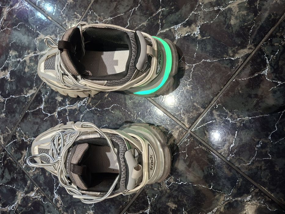 Баленсиага трак лед