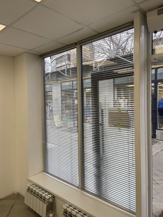 Горизонтальные металлические жалюзи