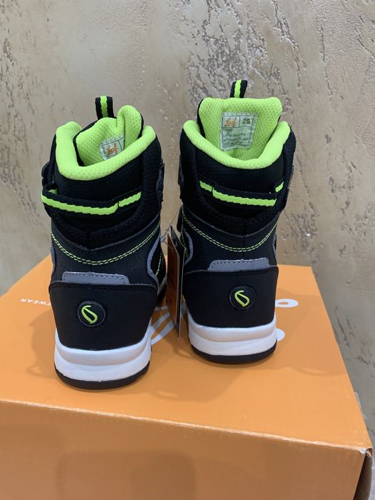 Боти за деца номер 24,25,28,29