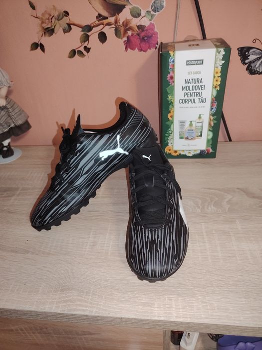 Crampoane baieti in stare foarte buna  putin purtaț..i