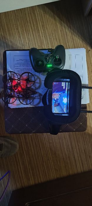 FPV квадракоптер mobula8