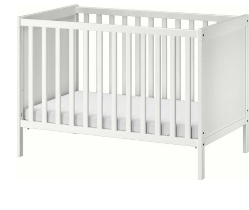 Бебшко легло и скрин с повивалник Ikea Sundvic
