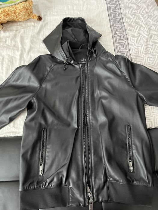 Бомбър Armani  и пухинка Armani