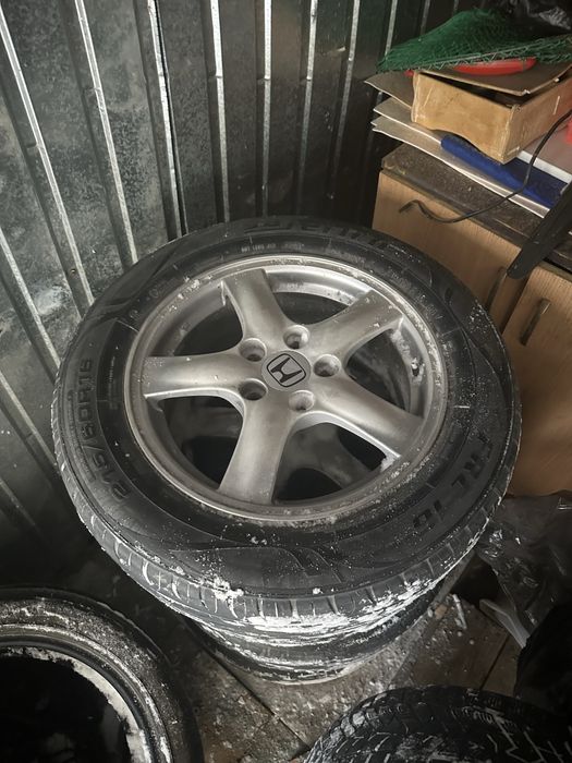 продам летние шины с дисками