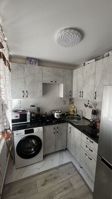 Продам 2-ух  комнатную квартиру.