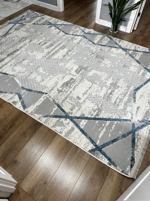 Продаю ковер б/у