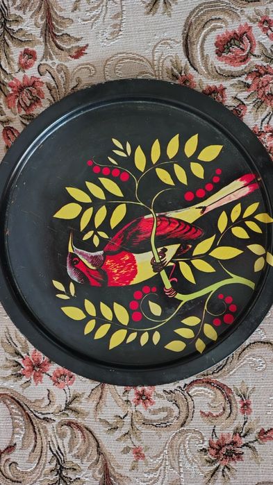 Блюда метал, покрытые краска,рисунок гжель