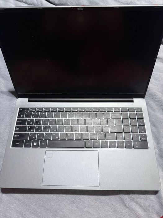 Ноутбук почти новый