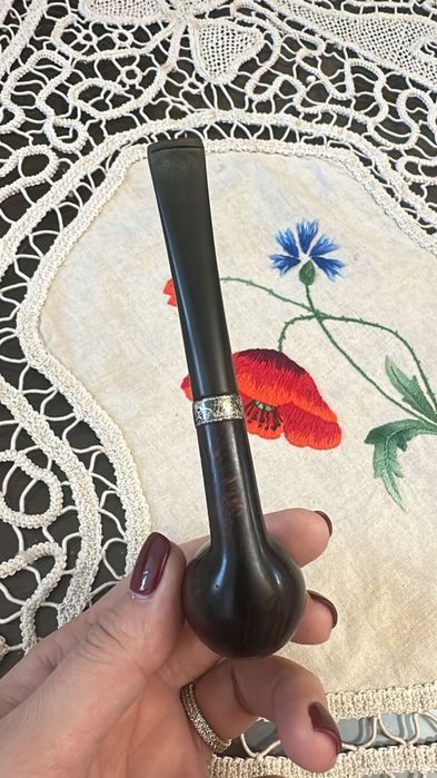 Pipă Dunhill. O bucată.