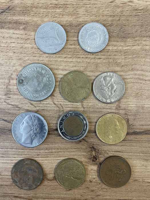 Monede de toate felurule