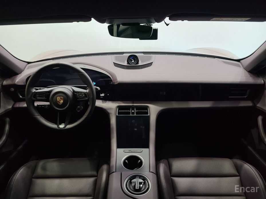 Porsche Taycan Base