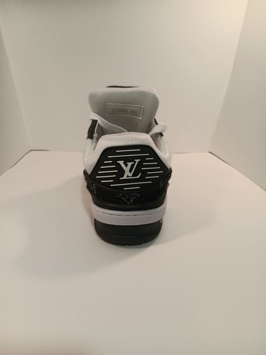 Louis vuitton Trainers. Сини и черни.