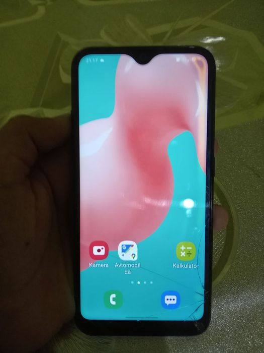 Samsung galaxy a 01 sotiladi