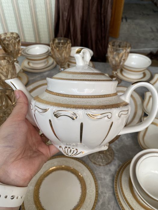 Chinni Posuda 12 personalik +fujer, podnos