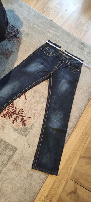 Дънки чисто нови