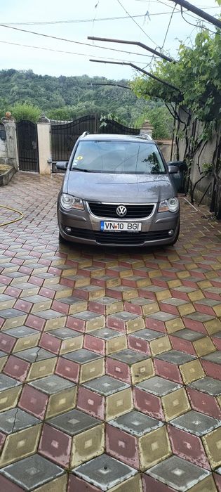 VOLKSWAGEN Touran 0 — imagine 2