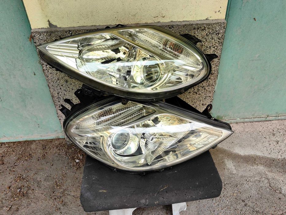 Оригинални  фарове  Ситроен Ц8  Citroen C8 Xenon