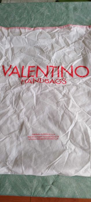 Sac cu snur, alb cu rosu, contra prafului de la Valentino! Fara uzura!