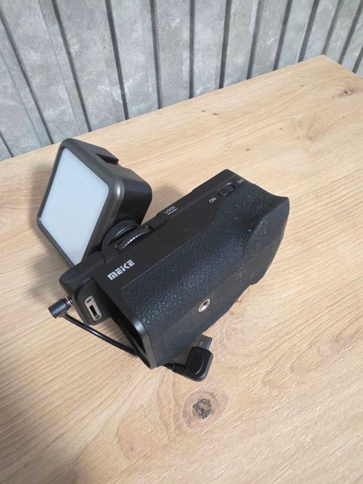 Грип Meike + кабел +  LED лампа Ulanzi, VL49, RGB