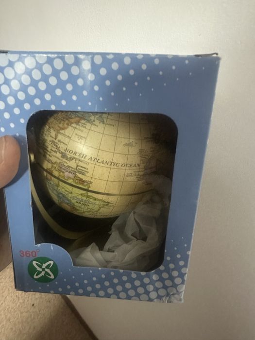 Разное пазлы, светильники, глобус, брелки bts