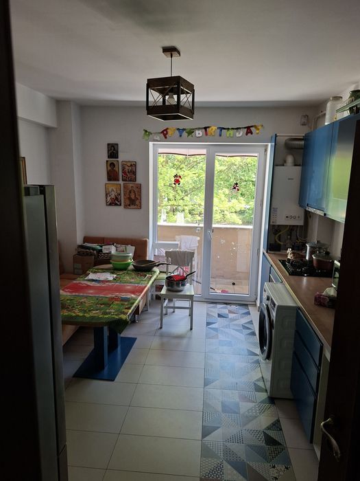 Vand apartament 4 camere