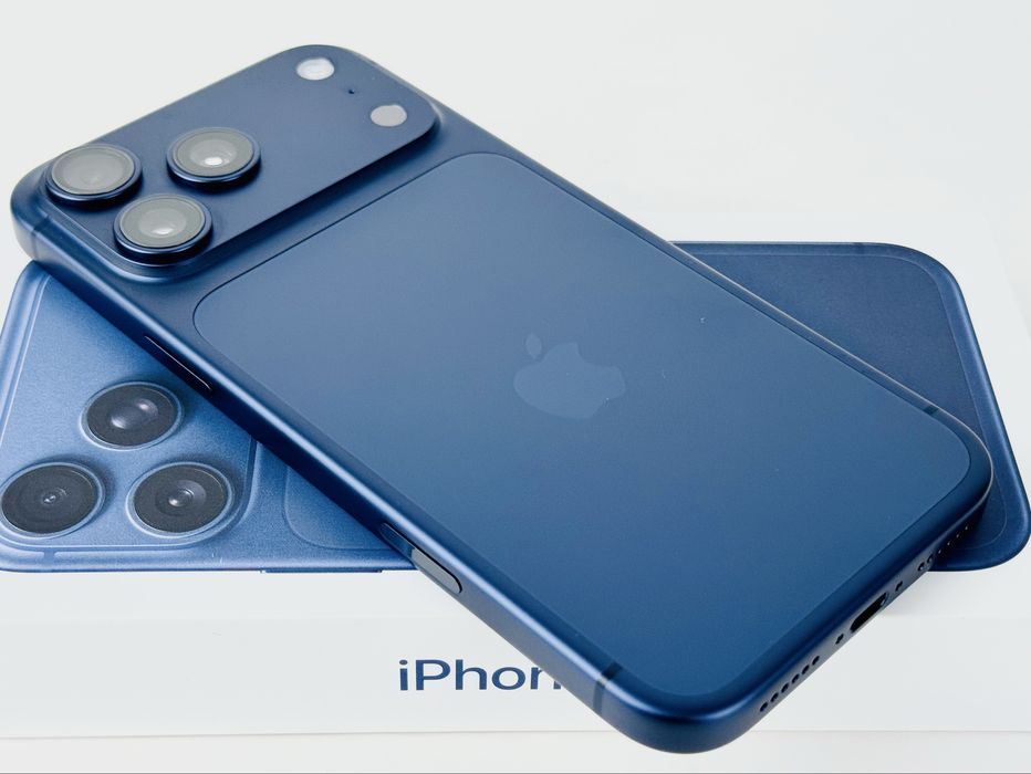 Apple iPhone 17 Pro 512GB Blue USA 100% Батерия! Гаранция!