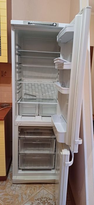 Холодильник Indesit СРОЧНО