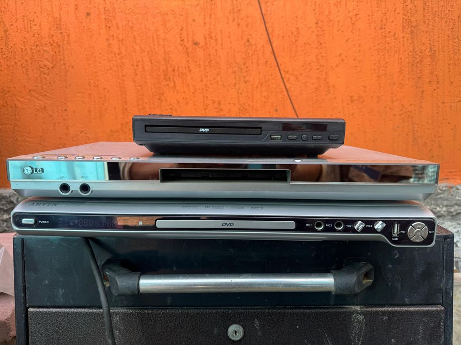 Телевизор. Dvd плеер. Dvd player.