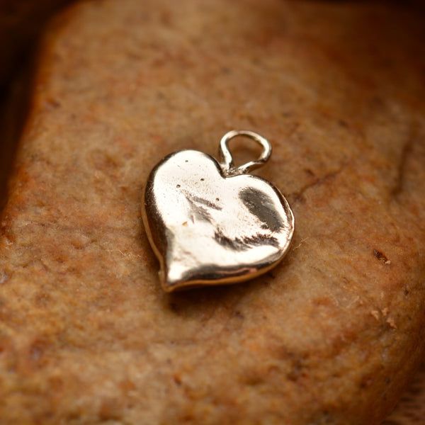 Ръчно изработен сребърен медальон 925 „Сърце с капчици роса“