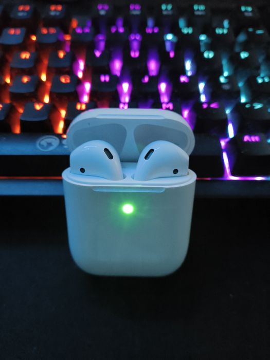 Vând căști airpods 1