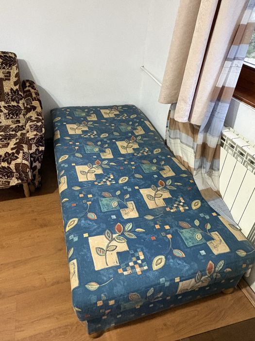 Pat de o persoana cu lada