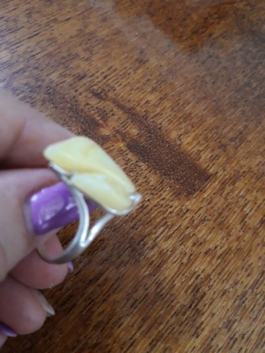 Кольцо с натуральным янтарем