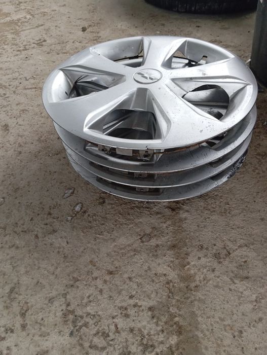 Продаеться колпаки на R 15 и R14