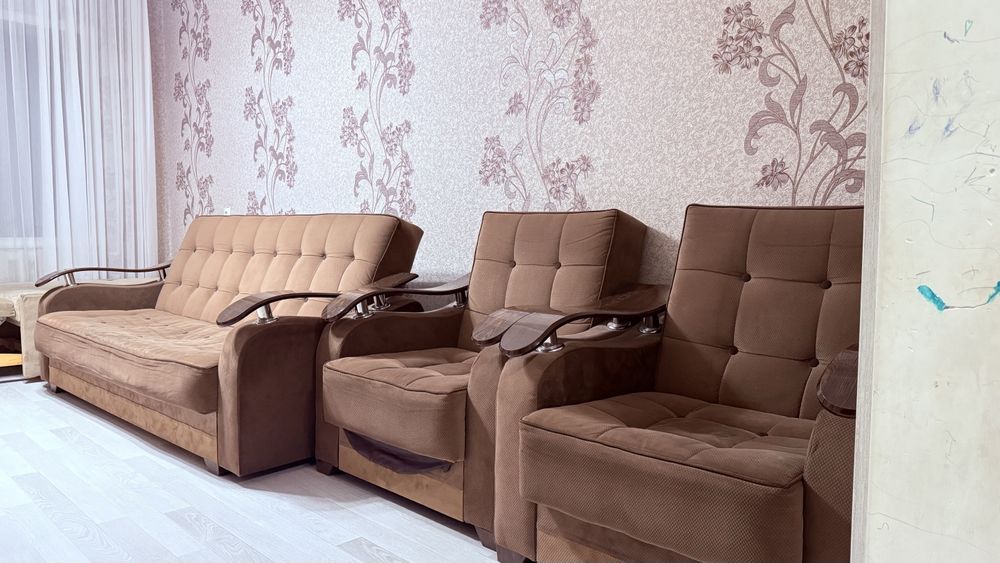 Диван раскладной и кресла
