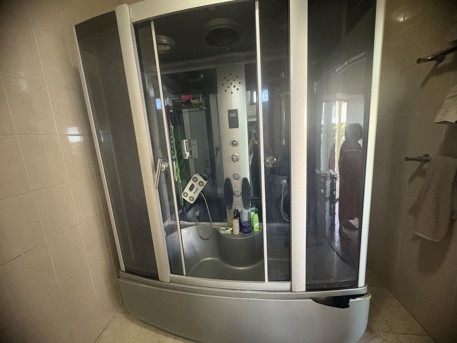 Срочно продам душевую кабинку