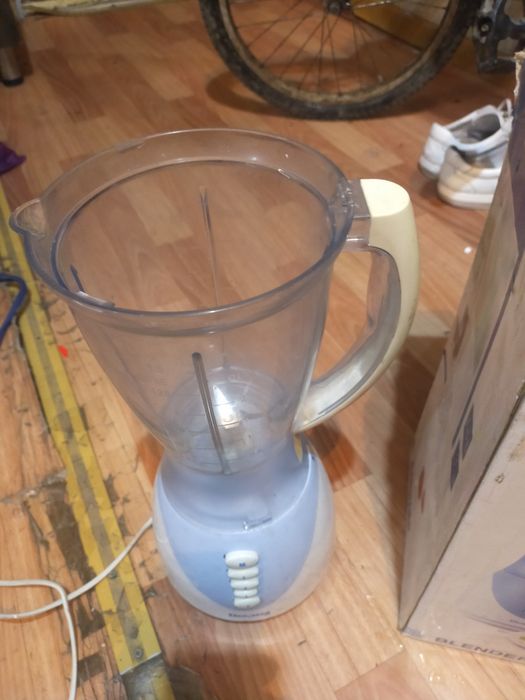 Блендер кухонный.
