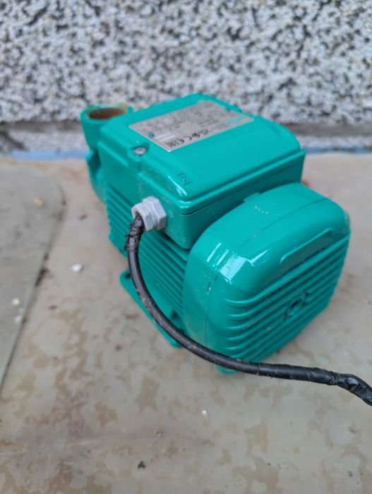 Водна помпа Wilo 1-5 550W