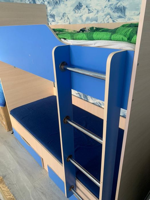 Продам двухярусный кровать