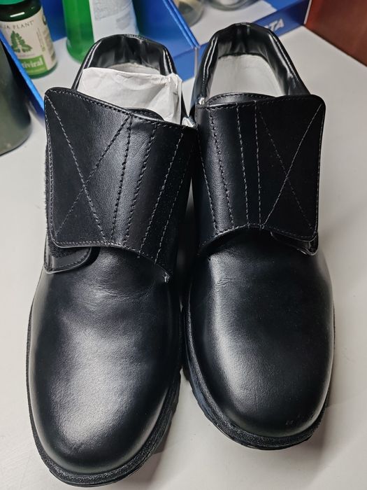 Ghete din piele produse în România