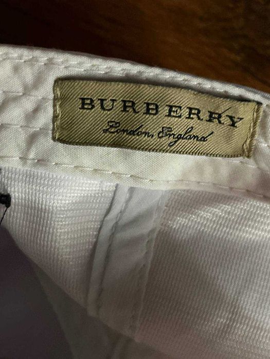 Кепка в стиле Burberry