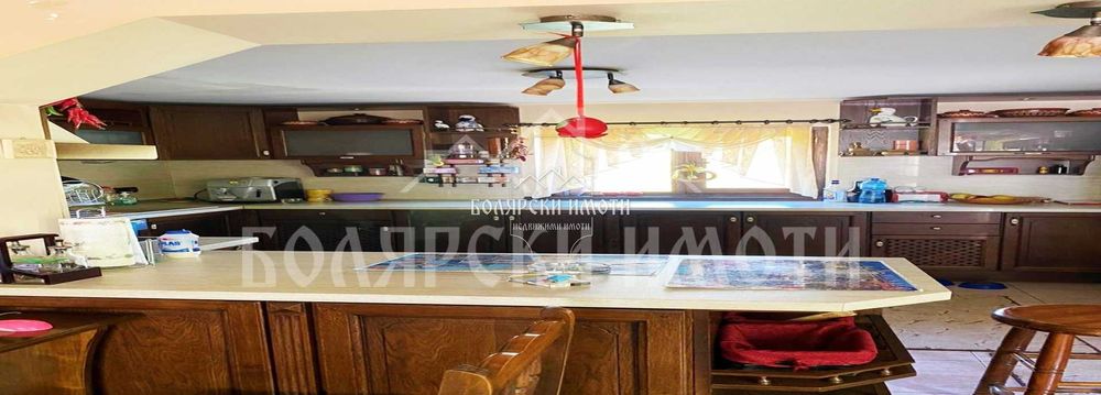 Дава се под наем Къща в с. Арбанаси, Област Велико Търново - 200 кв.м за 750 € - Снимка #4